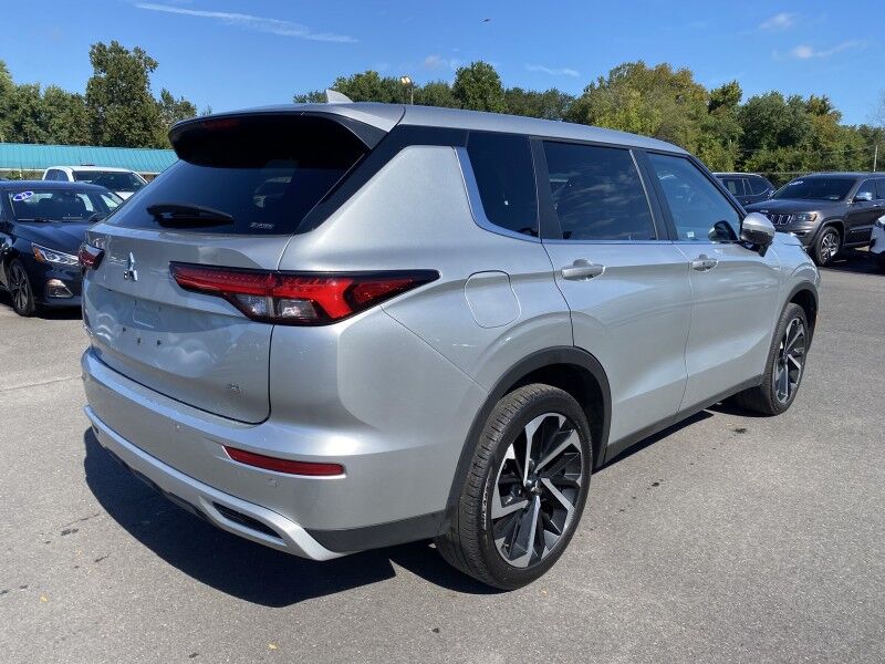 2024 Mitsubishi Outlander SE Bristol  PA