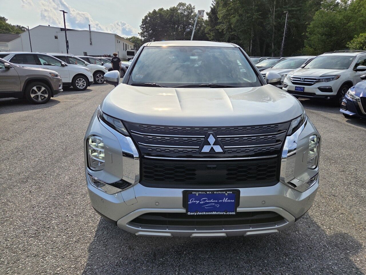 2024 Mitsubishi Outlander SE