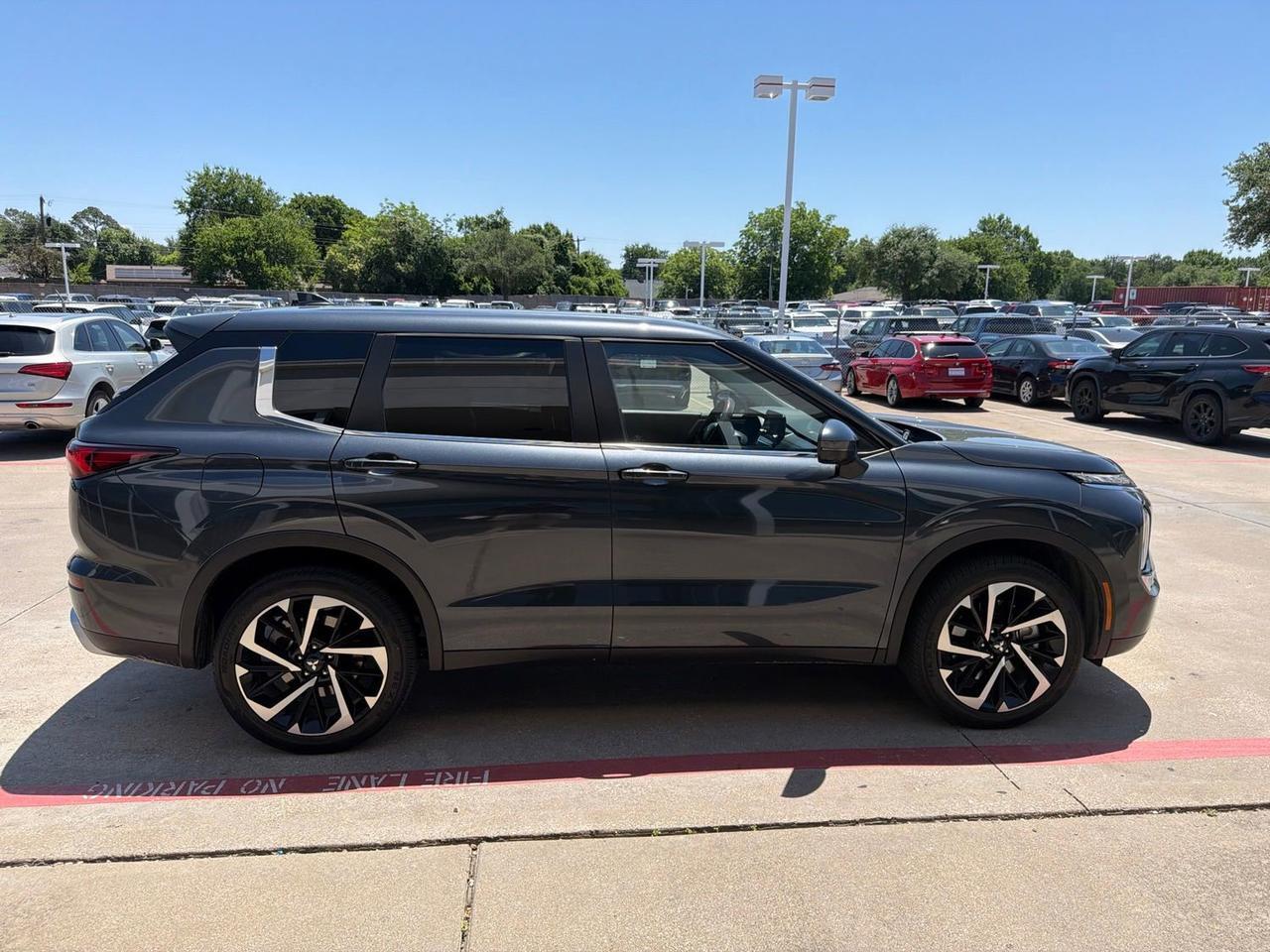 2024 Mitsubishi Outlander SE Hurst TX