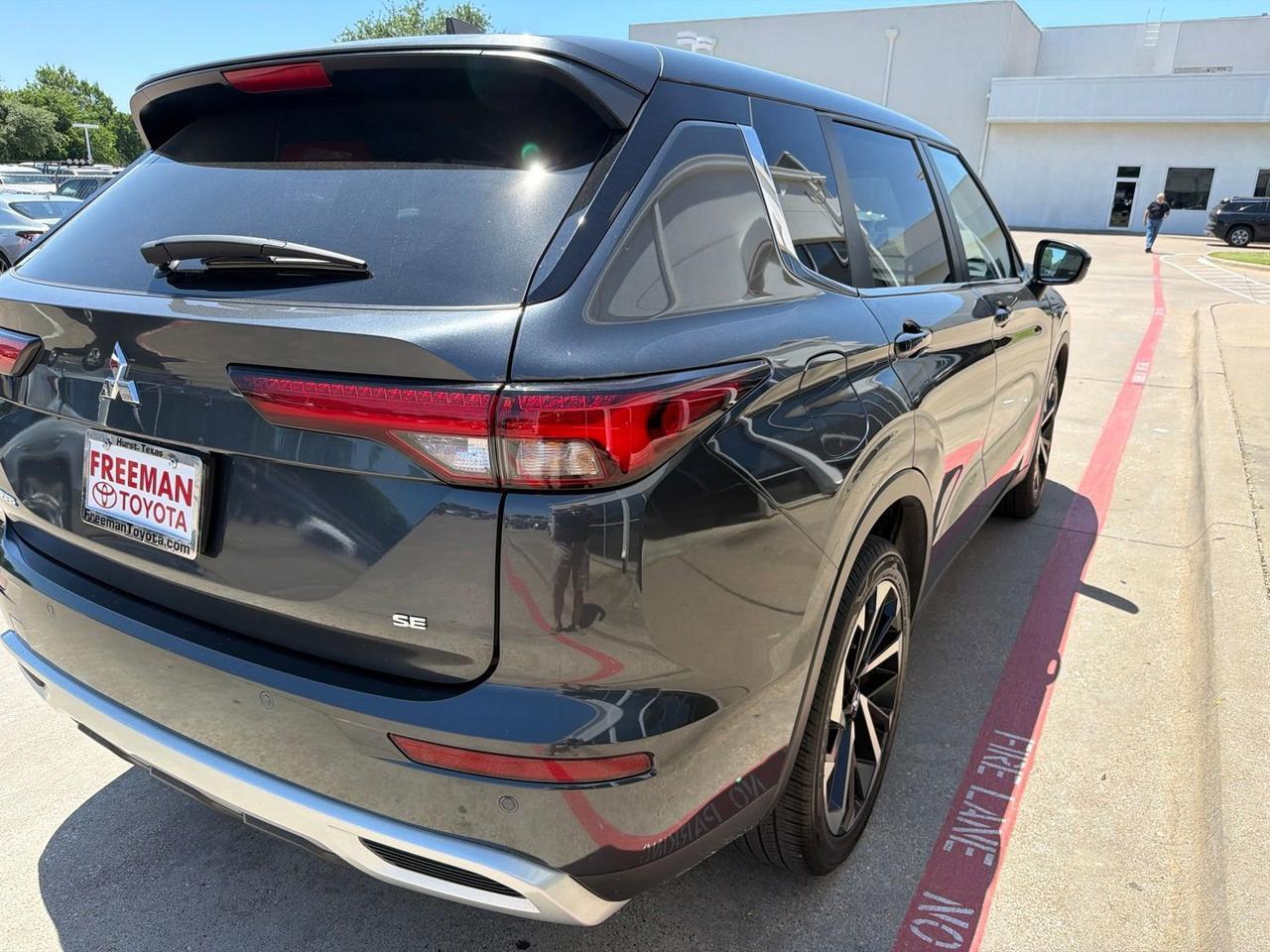 2024 Mitsubishi Outlander SE Hurst TX
