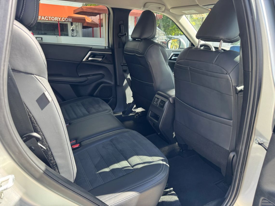 2024 Mitsubishi Outlander SE Sport Utility 4D
