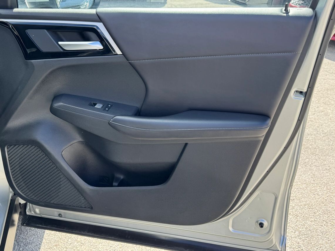 2024 Mitsubishi Outlander SE Sport Utility 4D