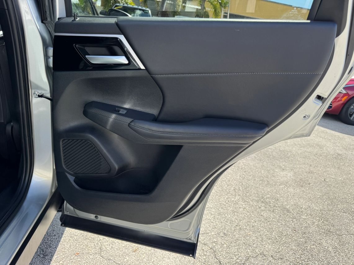 2024 Mitsubishi Outlander SE Sport Utility 4D