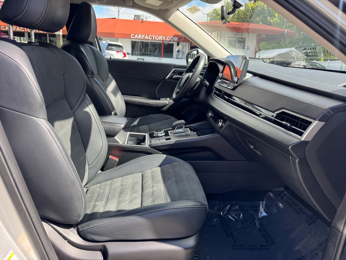 2024 Mitsubishi Outlander SE Sport Utility 4D