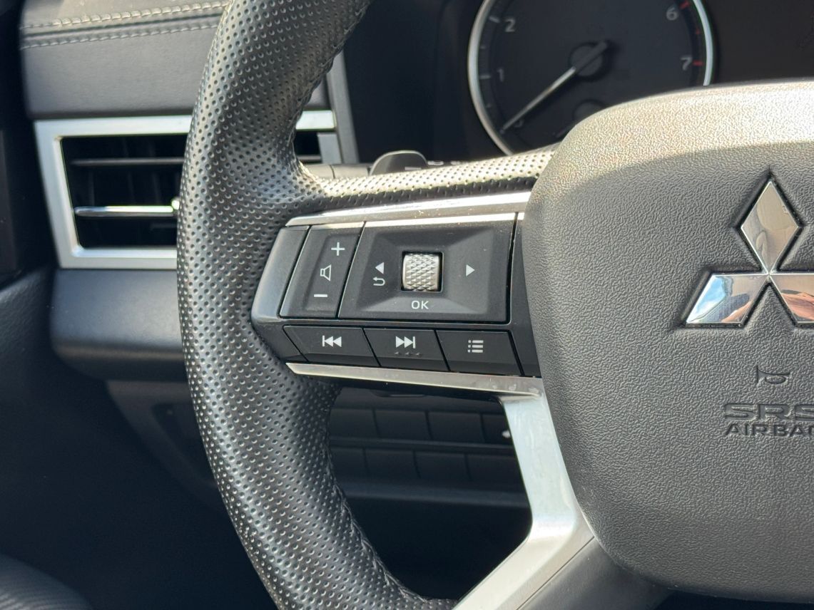 2024 Mitsubishi Outlander SE Sport Utility 4D