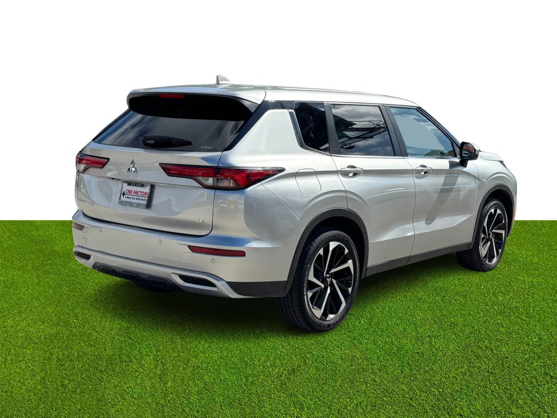2024 Mitsubishi Outlander SE Sport Utility 4D