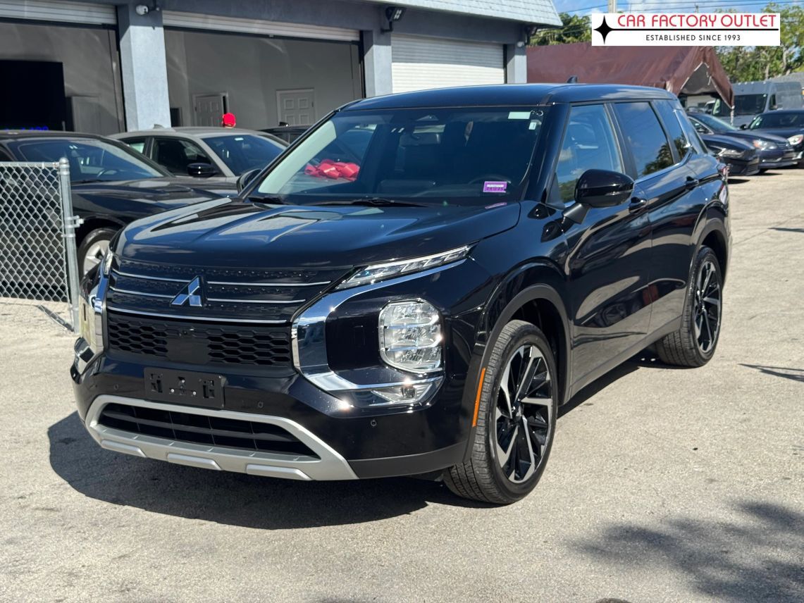 2024 Mitsubishi Outlander SE Sport Utility 4D