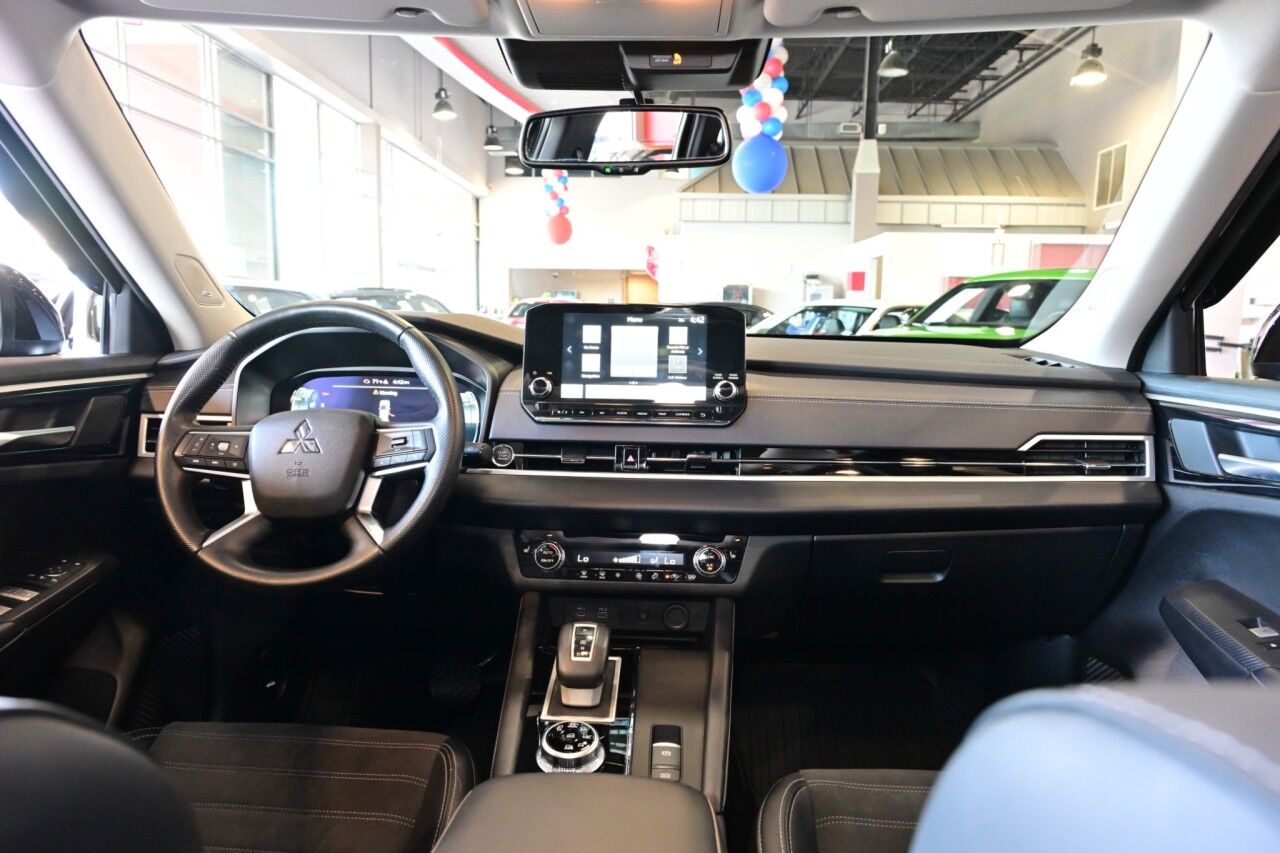 2024 Mitsubishi Outlander SE, Tech Pkg, Pano Roof Springfield NJ
