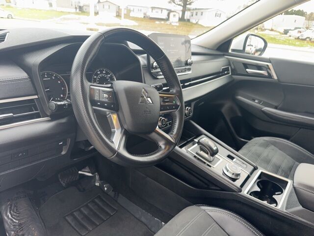 2024 Mitsubishi Outlander SE West Burlington IA