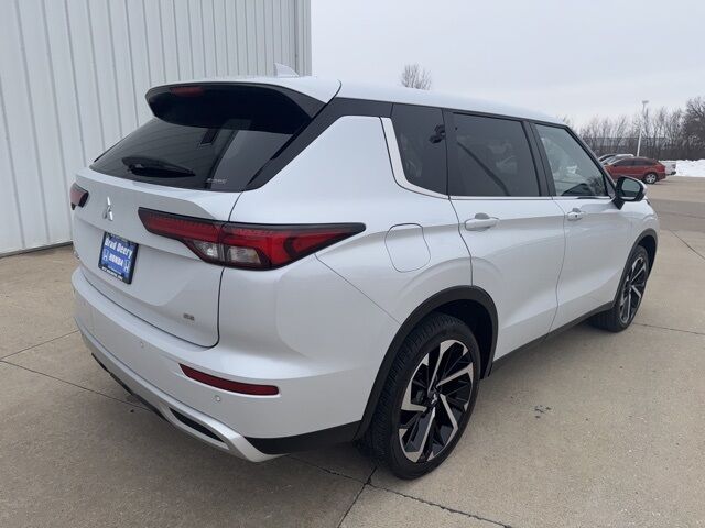 2024 Mitsubishi Outlander SE West Burlington IA