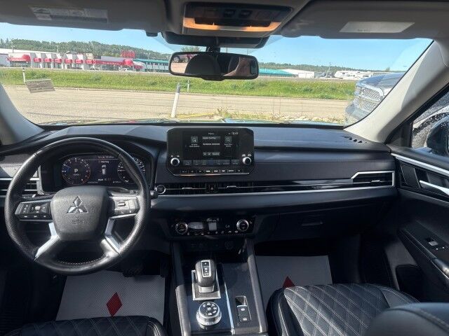 2024 Mitsubishi Outlander SE Whitecourt AB