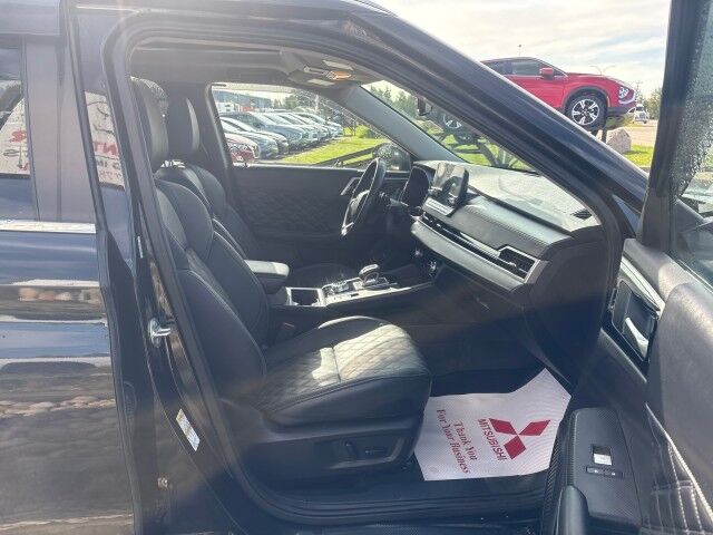 2024 Mitsubishi Outlander SE Whitecourt AB