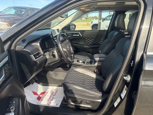 2024 Mitsubishi Outlander SE Whitecourt AB