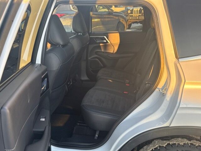 2024 Mitsubishi Outlander SE Whitecourt AB