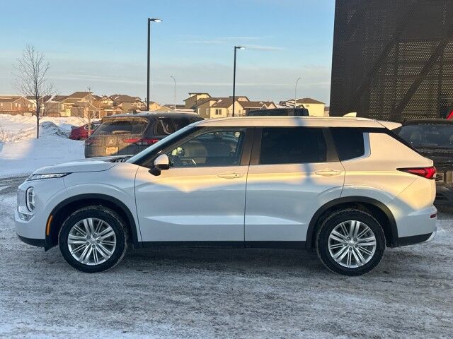 2024 Mitsubishi Outlander SE Whitecourt AB