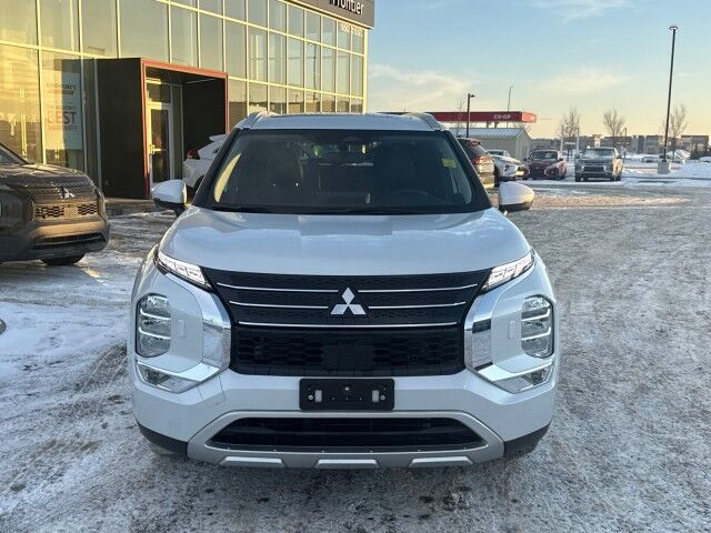 2024 Mitsubishi Outlander SE Whitecourt AB