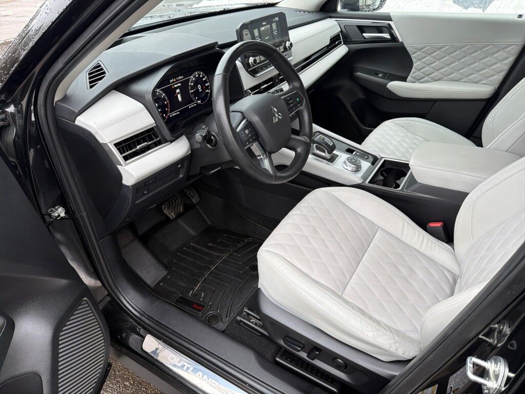 2024 Mitsubishi Outlander SEL Platinum Edition Owego NY