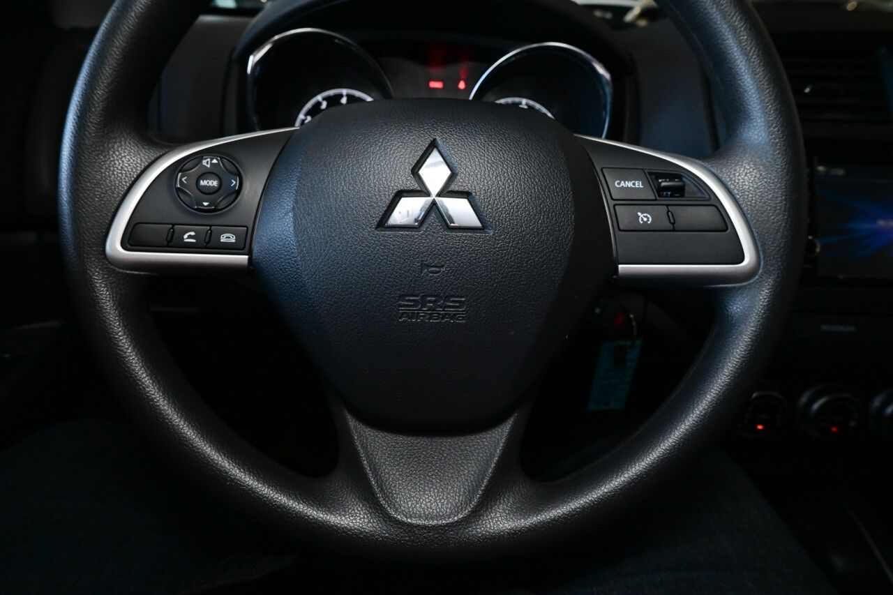 2024 Mitsubishi Outlander Sport ES photo 29