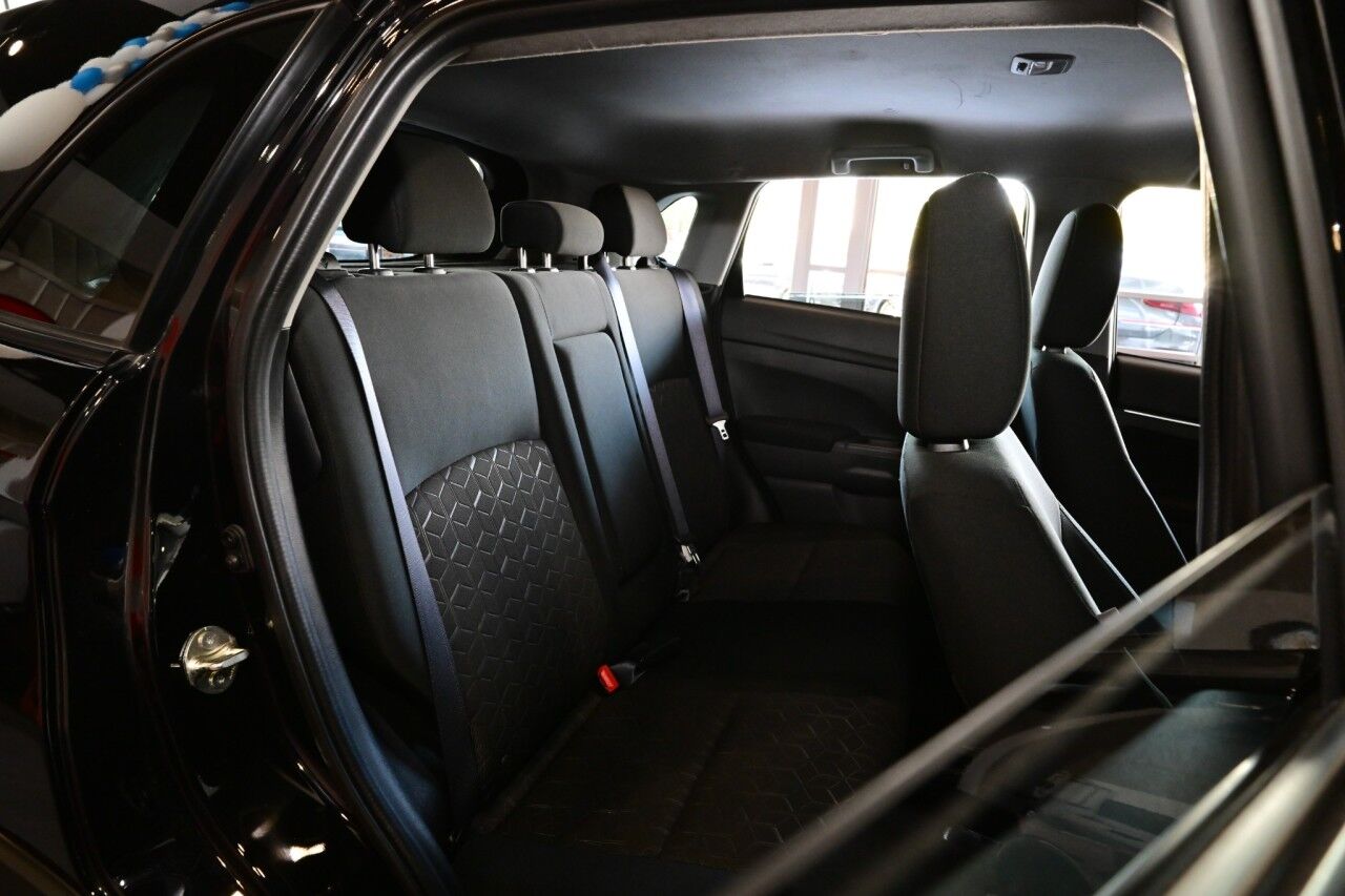 2024 Mitsubishi Outlander Sport ES photo 21