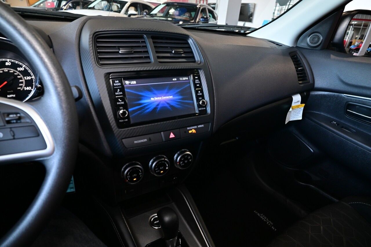 2024 Mitsubishi Outlander Sport ES photo 31
