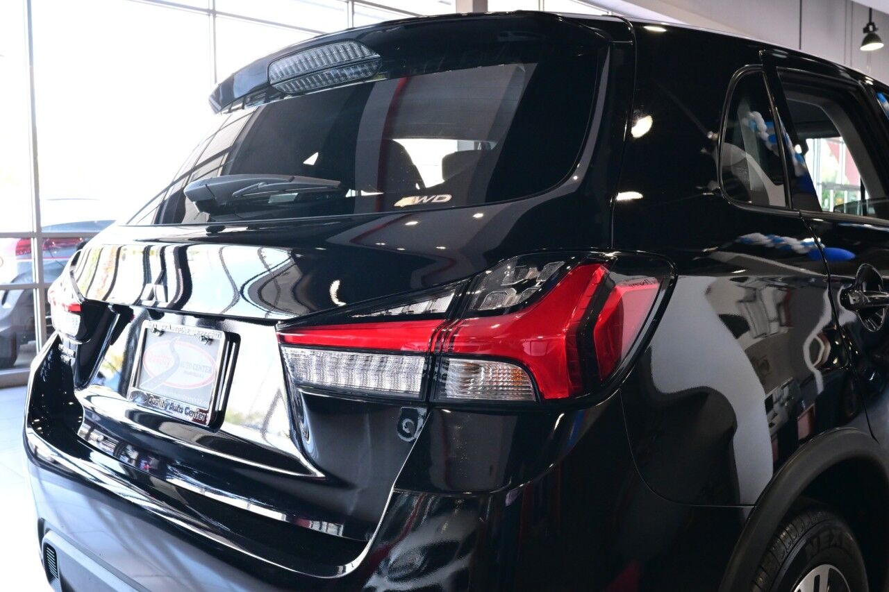 2024 Mitsubishi Outlander Sport ES photo 11