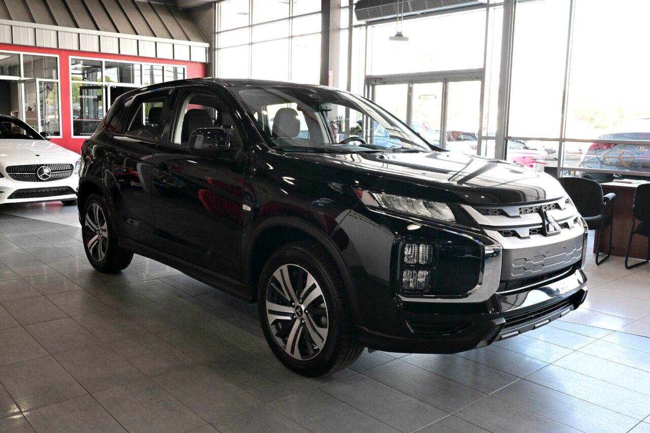 2024 Mitsubishi Outlander Sport ES photo 3