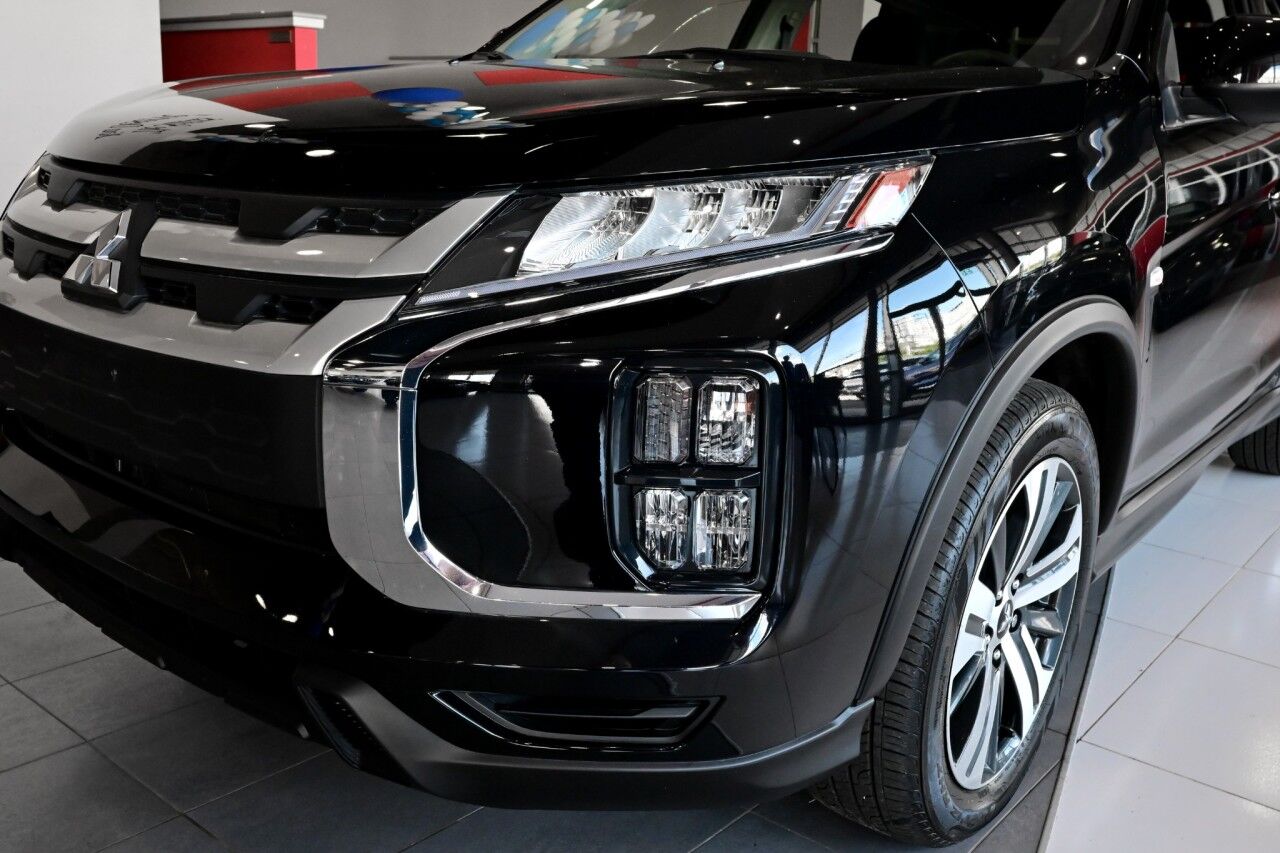 2024 Mitsubishi Outlander Sport ES photo 9