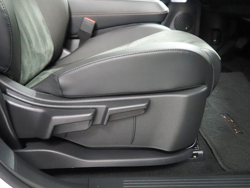 2024 Nissan ARIYA ENGAGE *HEADS-UP DISPLAY, PROPILOT ASSIST, NAVIGATION, ADAPTIVE CRUISE, SAFETY ALERTS, BACKUP CAMERA, COLOR TOUCHSCREEN, HEATED SEATS/STEERING, 19 INCH WHEELS, ANDROID & APPLE Round Rock TX