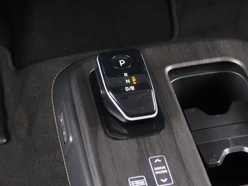 2024 Nissan ARIYA EVOLVE+ *HEADS-UP DISPLAY, NAVIGATION, SAFETY ALERTS, ADAPTIVE CRUISE, 360 VIEW CAMERAS, PANORAMA MOONROOF, HEATED SEATS/STEERING, WIRELESS CHARGING, APPLE CARPLAY Round Rock TX