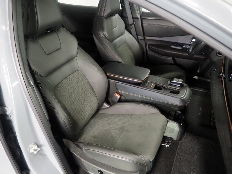 2024 Nissan ARIYA EVOLVE+ *HEADS-UP DISPLAY, NAVIGATION, SAFETY ALERTS, ADAPTIVE CRUISE, 360 VIEW CAMERAS, PANORAMA MOONROOF, HEATED SEATS/STEERING, WIRELESS CHARGING, APPLE CARPLAY