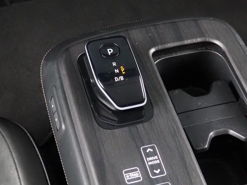 2024 Nissan ARIYA EVOLVE+ *HEADS-UP DISPLAY, NAVIGATION, SAFETY ALERTS, ADAPTIVE CRUISE, 360 VIEW CAMERAS, PANORAMA MOONROOF, HEATED SEATS/STEERING, WIRELESS CHARGING, APPLE CARPLAY Round Rock TX