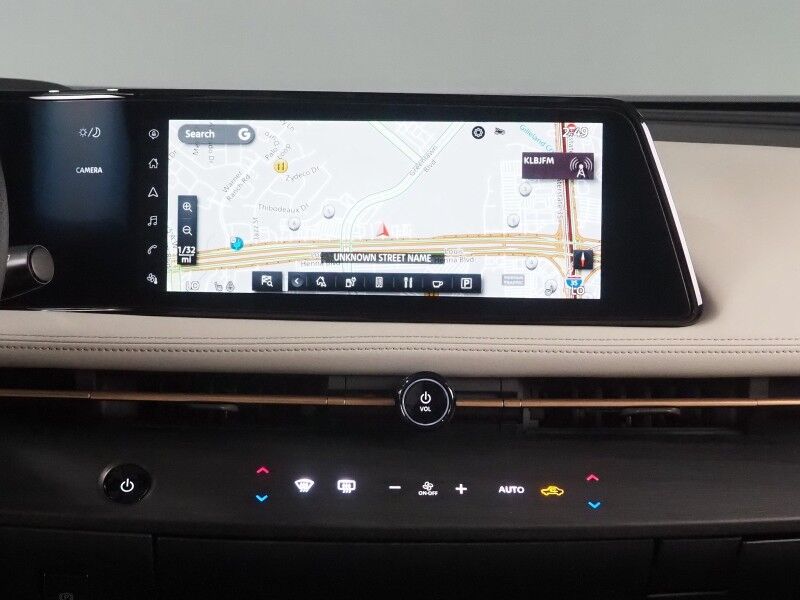 2024 Nissan ARIYA EVOLVE+ *HEADS-UP DISPLAY, NAVIGATION, SAFETY ALERTS, ADAPTIVE CRUISE, 360 VIEW CAMERAS, PANORAMA MOONROOF, HEATED SEATS/STEERING, WIRELESS CHARGING, APPLE CARPLAY Round Rock TX