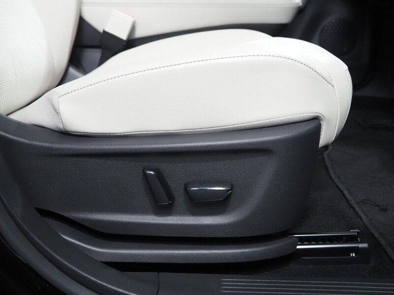 2024 Nissan ARIYA EVOLVE+ *HEADS-UP DISPLAY, NAVIGATION, SAFETY ALERTS, ADAPTIVE CRUISE, 360 VIEW CAMERAS, PANORAMA MOONROOF, HEATED SEATS/STEERING, WIRELESS CHARGING, APPLE CARPLAY Round Rock TX