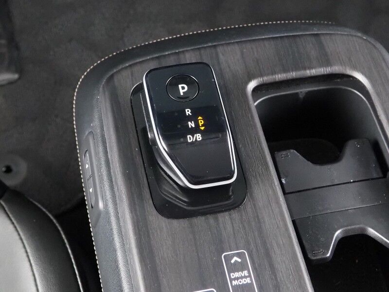 2024 Nissan ARIYA EVOLVE+ *HEADS-UP DISPLAY, NAVIGATION, SAFETY ALERTS, ADAPTIVE CRUISE, 360 VIEW CAMERAS, PANORAMA MOONROOF, HEATED SEATS/STEERING, WIRELESS CHARGING, APPLE CARPLAY Round Rock TX