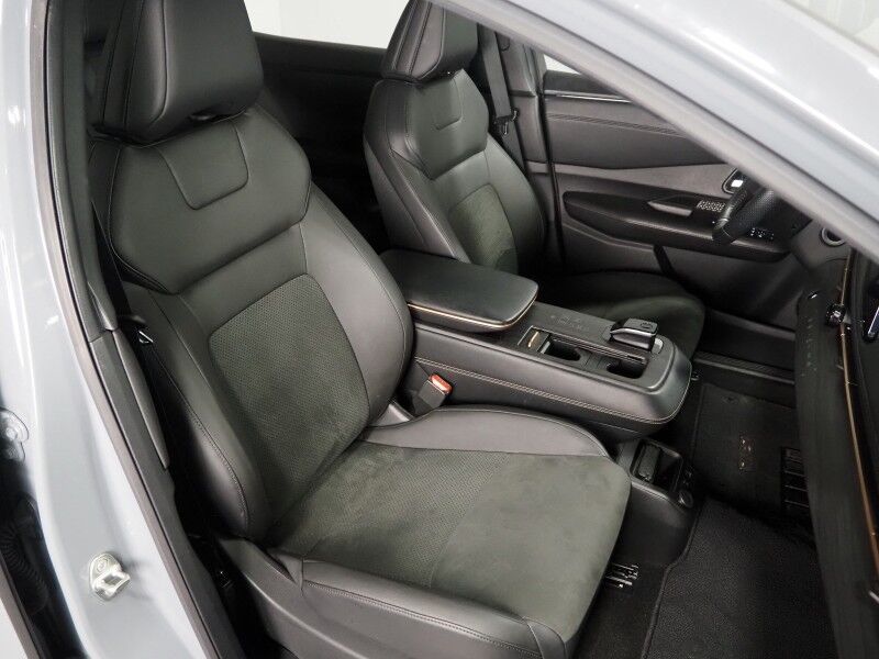 2024 Nissan ARIYA EVOLVE+ *HEADS-UP DISPLAY, NAVIGATION, SAFETY ALERTS, ADAPTIVE CRUISE, 360 VIEW CAMERAS, PANORAMA MOONROOF, HEATED SEATS/STEERING, WIRELESS CHARGING, APPLE CARPLAY