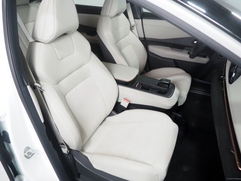 2024 Nissan ARIYA EVOLVE+ e-4ORCE AWD *HEADS-UP DISPLAY, NAVIGATION, SAFETY ALERTS, ADAPTIVE CRUISE, 360 VIEW CAMERAS, PANORAMA MOONROOF, HEATED SEATS/STEERING, WIRELESS CHARGING, APPLE CARPLAY