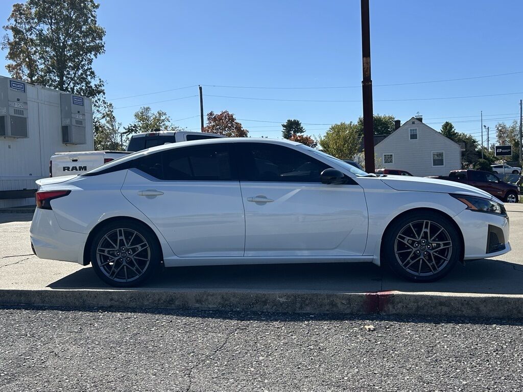 2024 Nissan Altima 2.0 SR Crestwood KY