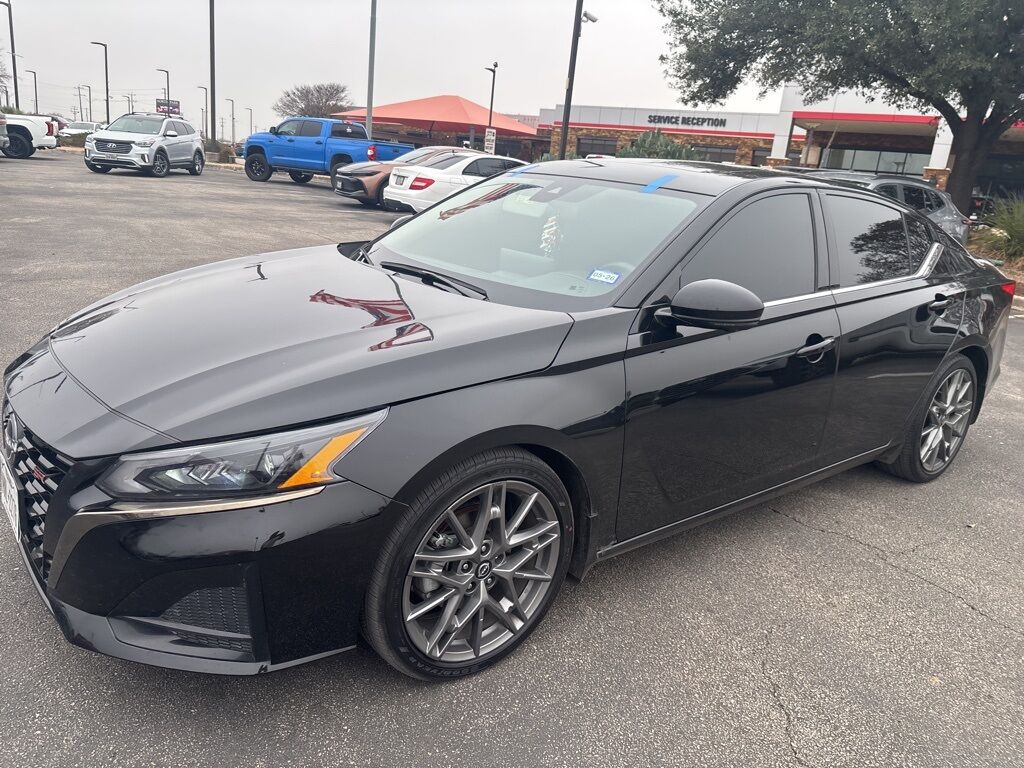 2024 Nissan Altima 2.0 SR