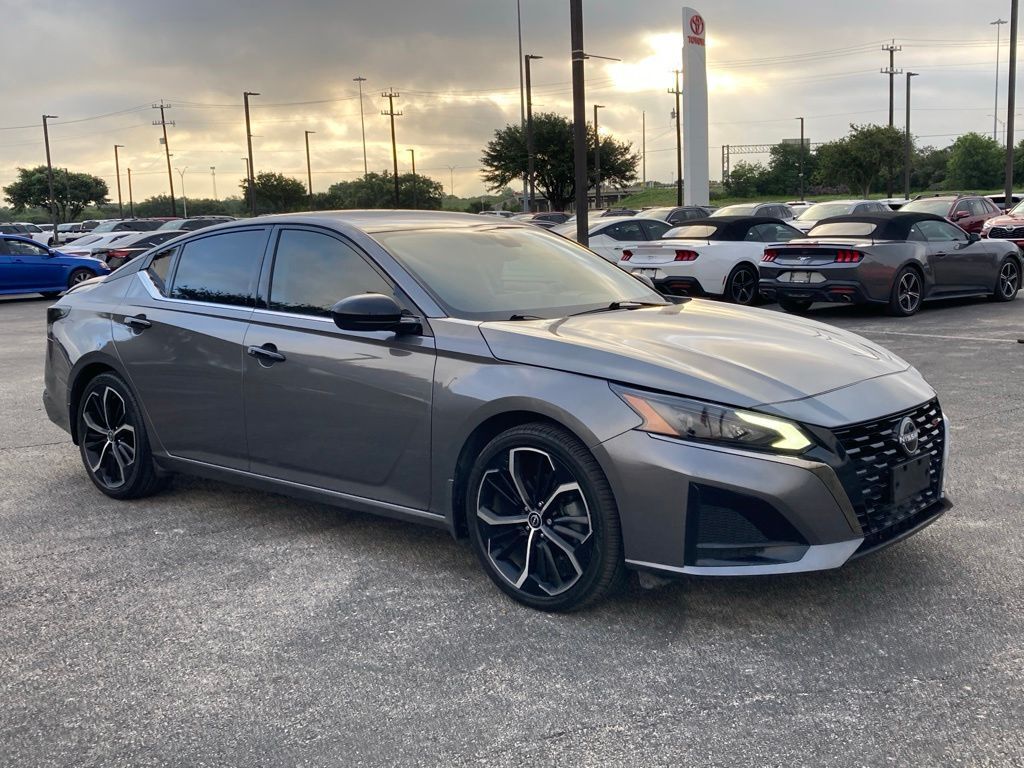 2024 Nissan Altima 2.5 SR