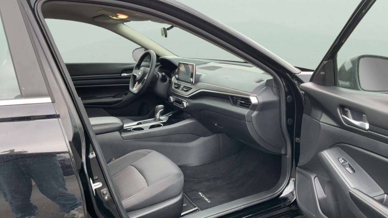 2024 Nissan Altima 2.5 SV 4dr Sedan Chesterfield MI