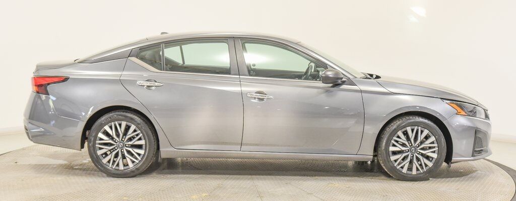 2024 Nissan Altima 2.5 SV Akron