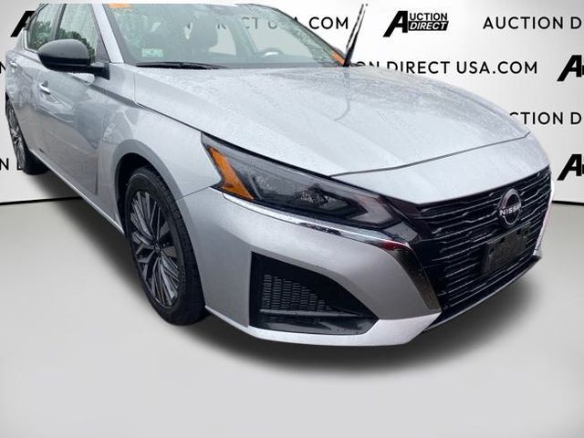 2024 Nissan Altima 2.5 SV photo 2