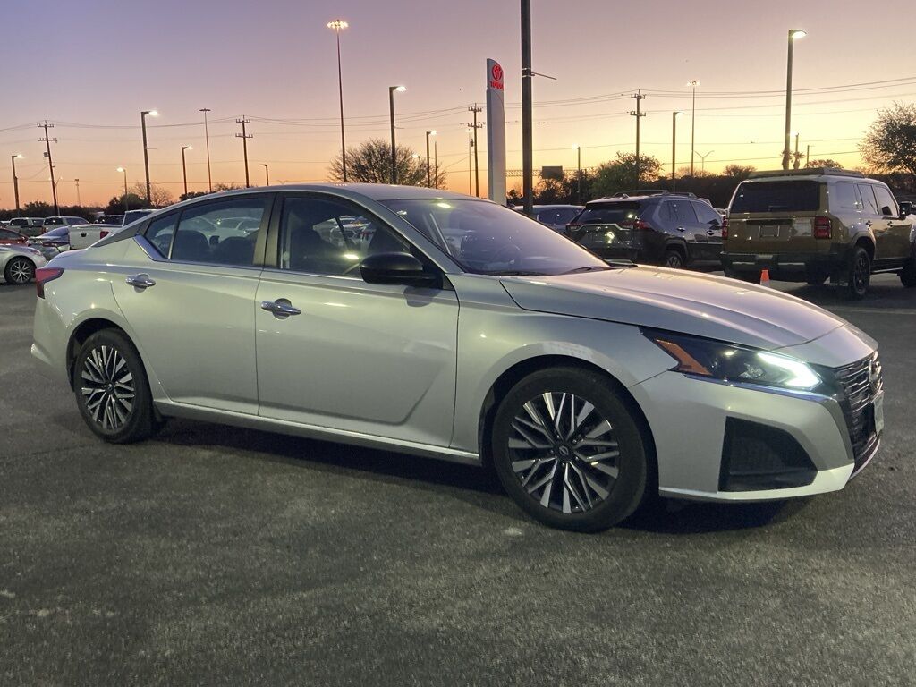 2024 Nissan Altima 2.5 SV