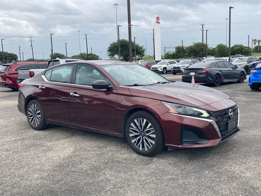 2024 Nissan Altima 2.5 SV