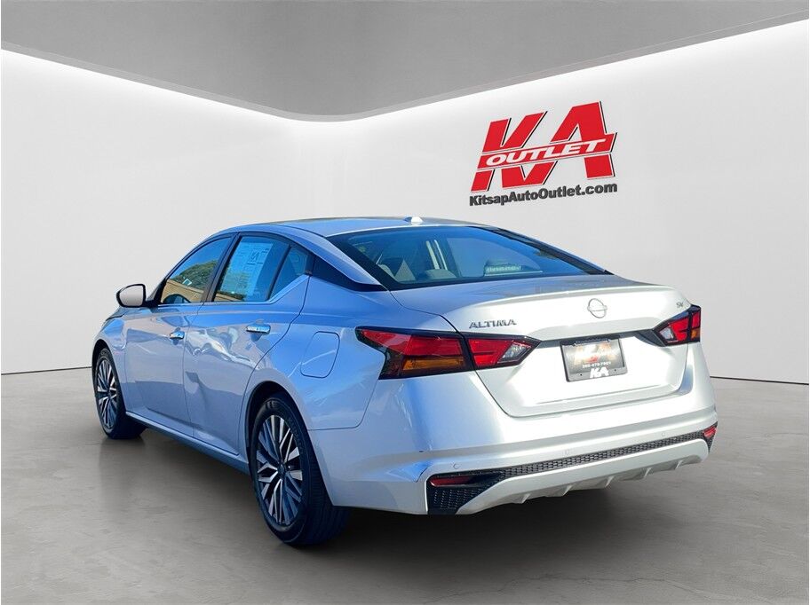 2024 Nissan Altima 2.5 SV Sedan 4D