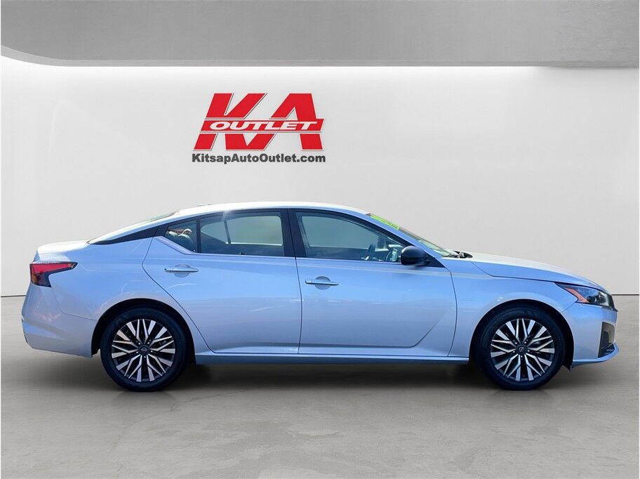 2024 Nissan Altima 2.5 SV Sedan 4D