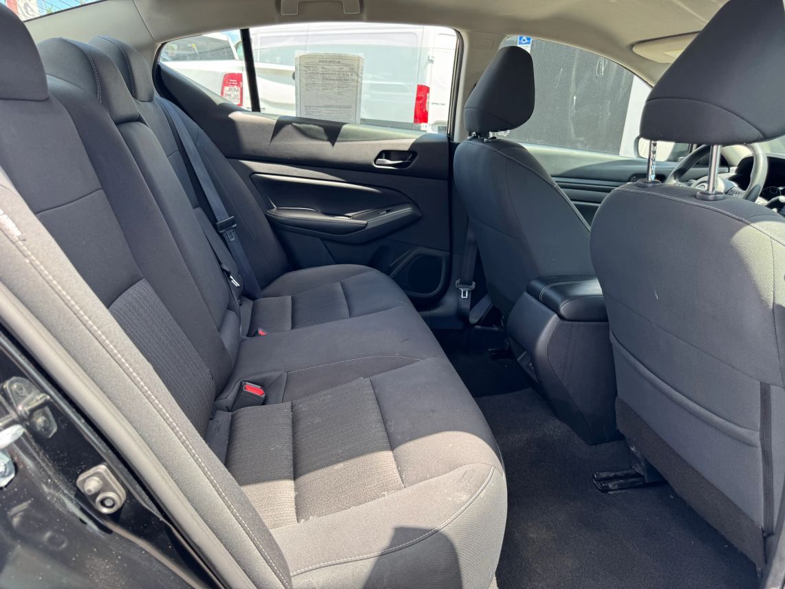 2024 Nissan Altima 2.5 SV Sedan 4D