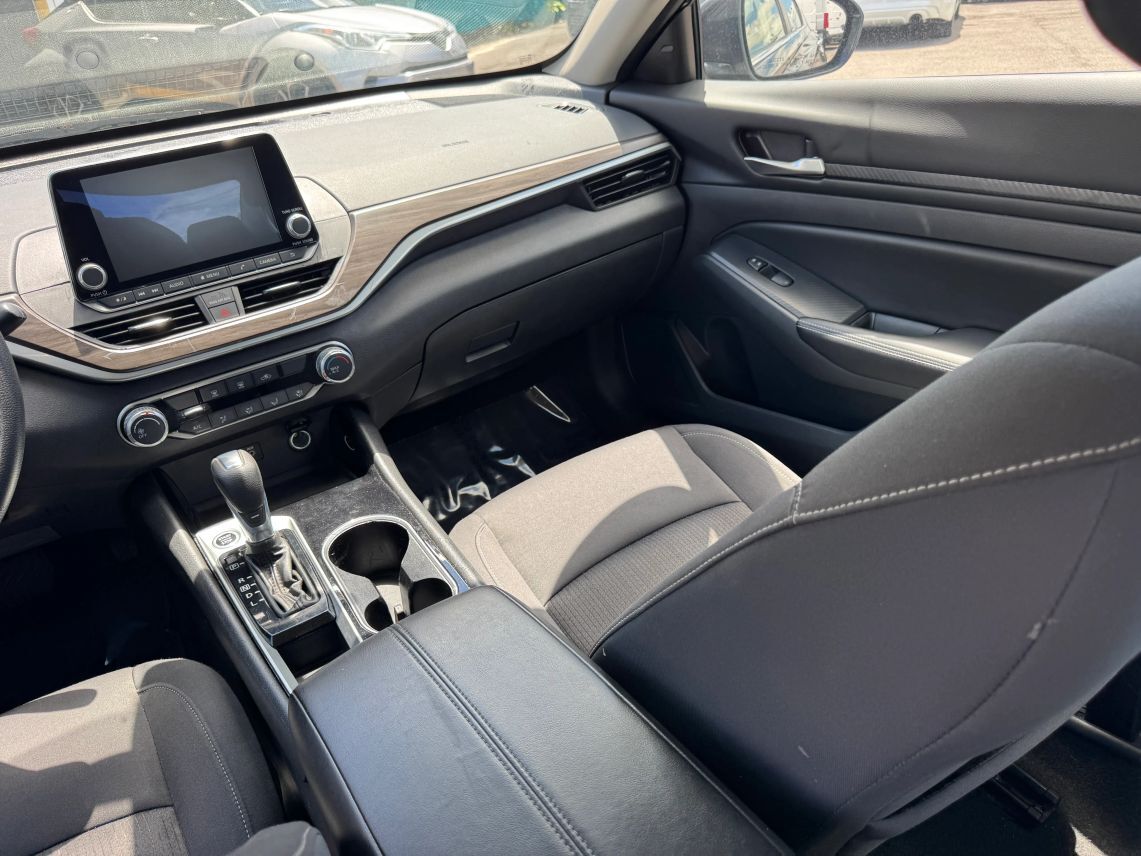 2024 Nissan Altima 2.5 SV Sedan 4D