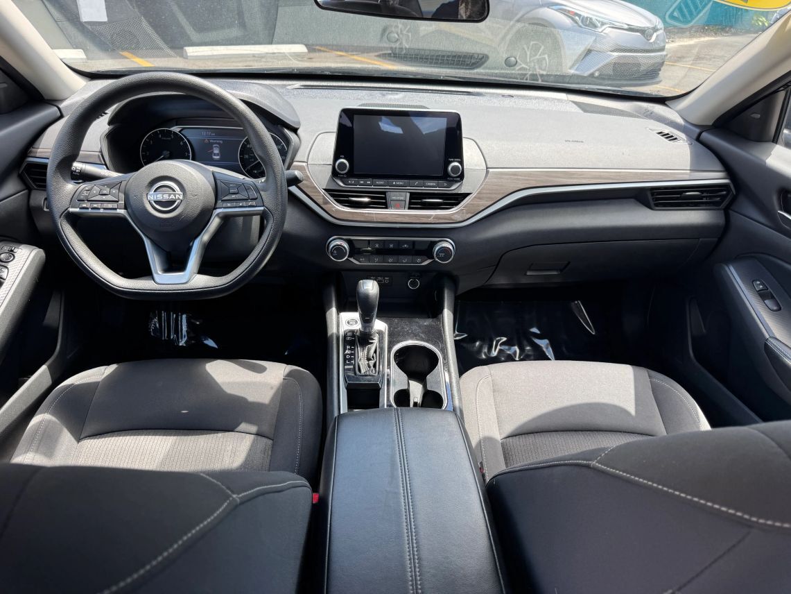 2024 Nissan Altima 2.5 SV Sedan 4D