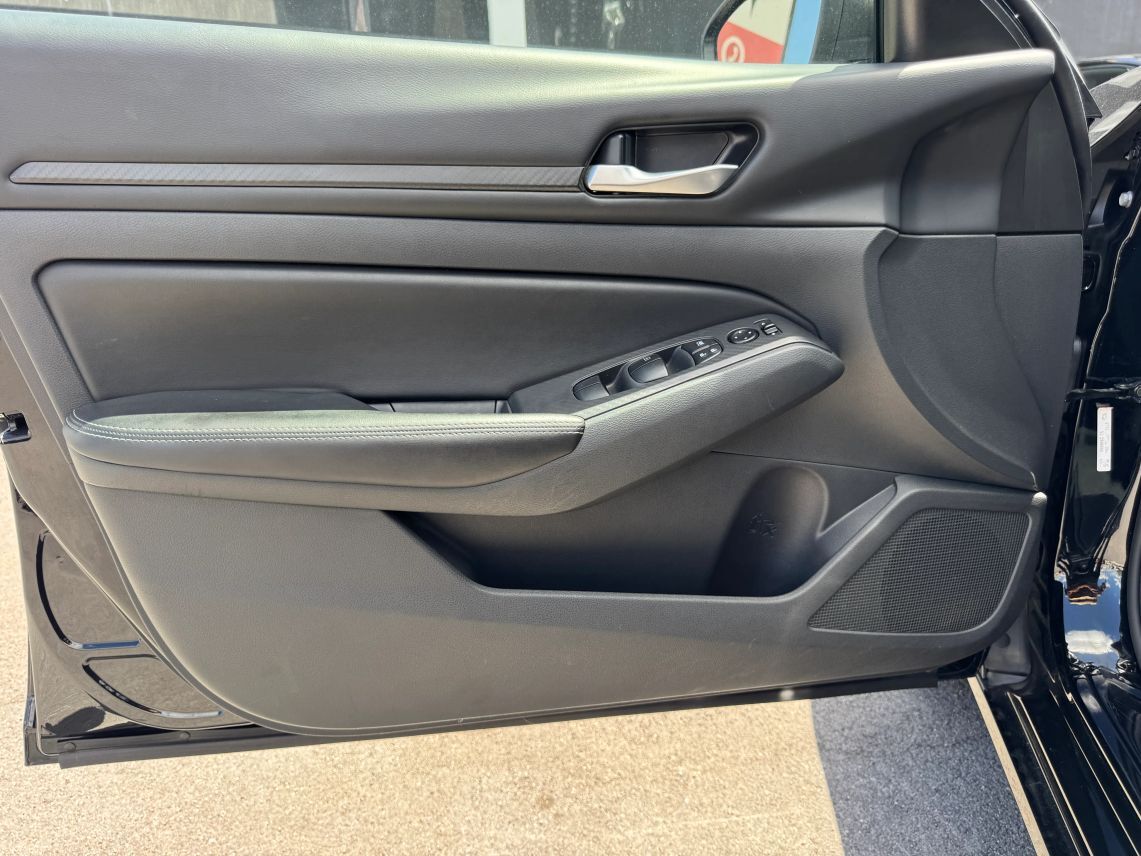 2024 Nissan Altima 2.5 SV Sedan 4D